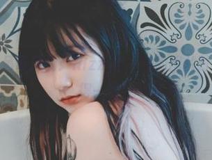 从容不迫的吊带风情：Hizzy(히지)的图片时刻，绝对值得一瞧！