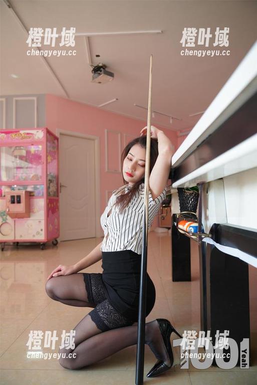 IESS异思趣向-婉萍 IESS异思趣向 - 婉萍的灰丝叙事,街拍图片合集:故事还没结束。