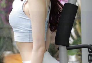 MFStar模范学院 – 谁能抵挡得住？伊小七MoMo美脚写真，简直是视觉上的一场享受！