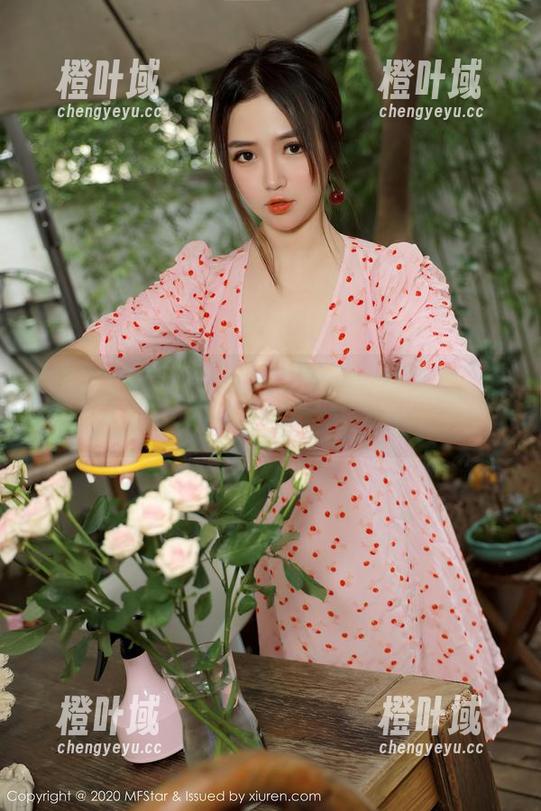 MFStar模范学院 - 无圣光，不无趣！黄乐然双马尾图集让我想起了那些年...