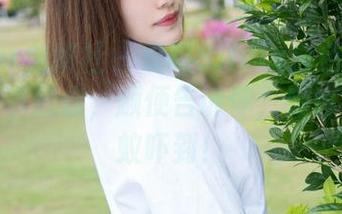 MiStar魅妍社 – 易阳Silvia白色写真原图，分享给你，顺便告诉你，她也会被蚂蚁吓到！