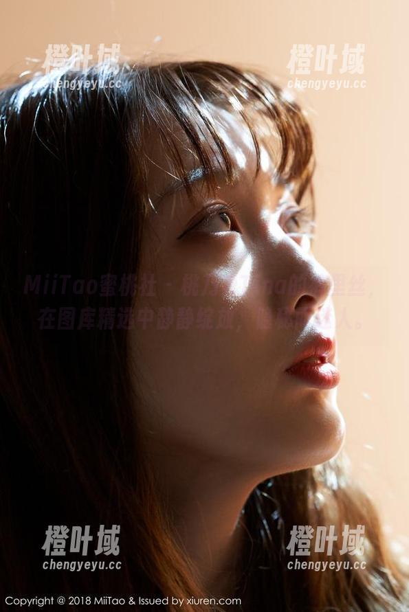 MiiTao蜜桃社 - 桃乃香Tina的裤里丝，在图库精选中静静绽放，隐秘而迷人。