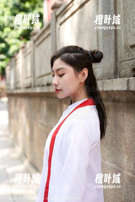 MiiTao蜜桃社-雪梨sherry MiiTao蜜桃社 - 进入雪梨sherry女王的世界,写真图册中的每一页都充满了挑逗!