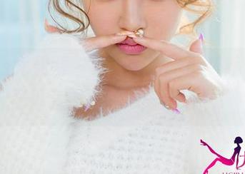 UGirls尤果网 – 别再错过，最新乔依琳牛仔裤套图，犹如一阵清风！