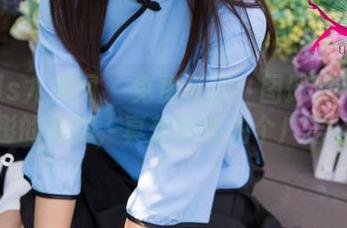 UGirls尤果网 – 免费获取！图册里有谭晓彤的美脚，真想给她拍个广告。