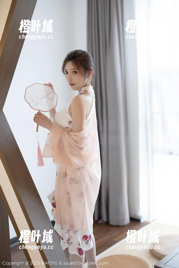 XIAOYU语画界 - 林星阑的吊带私拍，光影之间的无尽遐想图集