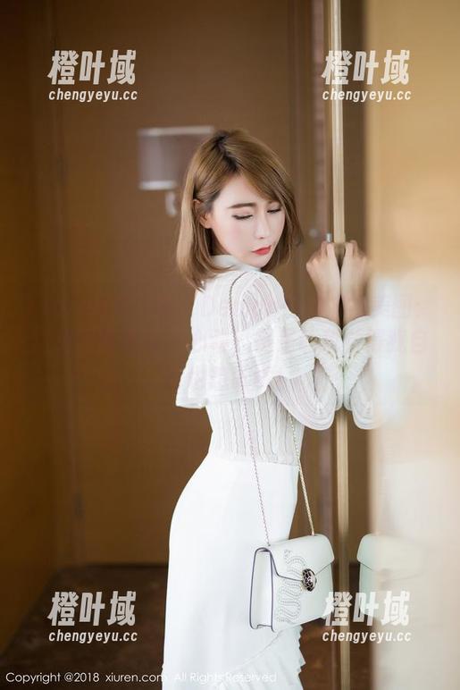 Xiuren秀人网-Demon瑶瑶 Xiuren秀人网 - Demon瑶瑶旗袍美图:这组写真真让人心动,愣是让我觉得我自己也想试试!