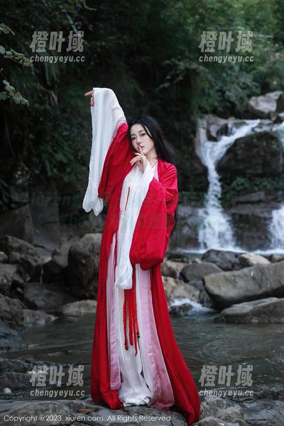 Xiuren秀人网 - 随手一拍都是大片！七米baby海边高清图集来袭！