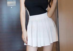 Xiuren秀人网 – 厨娘娜娜baby：图集更新，难道炒化学和炒菜是一回事？