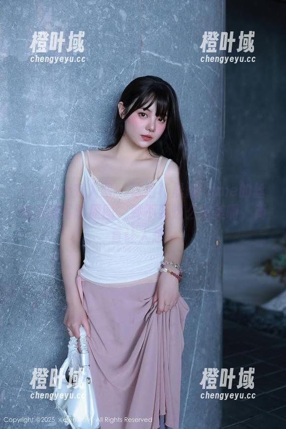 Xiuren秀人网 - 这组杨晨晨Yome的丝袜美腿写真原图，要不要这么完美啊，简直让人想...