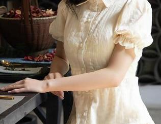 Xiuren秀人网 – 高跟鞋与欧阳妮娜娜：原图让人心跳加速的瞬间