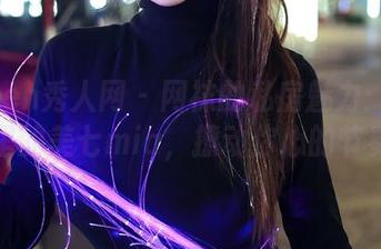 Xiuren秀人网 – 网袜的私房魅力：图片里的美七mia，撩动你心的节奏