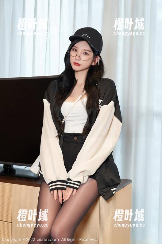 Xiuren秀人网 - 照片里的陶喜乐_lele，清纯如初恋的写真瞬间