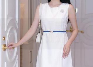 Xiuren秀人网 – 在顾楚楚的作品里，姐姐好像在说‘我太美了’！