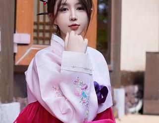 Xiuren秀人网 – 不看会后悔！黎苏苏福利满满的礼服图集