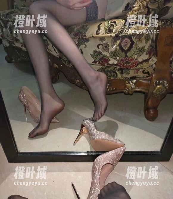 微密圈 - 从校园到镜头：YuYu超甜丫校服原图的奇幻冒险。
