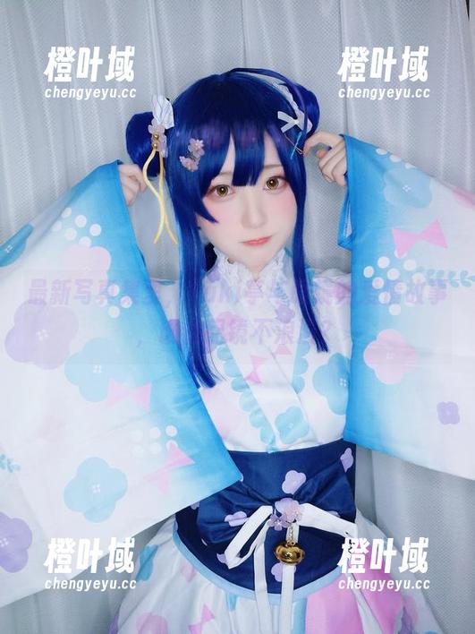 Yuki亭 最新写真集里,Yuki亭与眼镜的爱情故事,谁说配镜不浪漫?