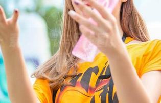 aiss – 索菲的汽车医生图集：车与美女的疯狂搭配！