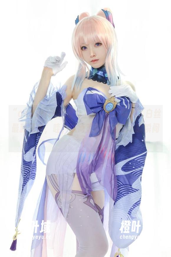 “asagiriai(爱ちゃん)”又带来了白丝最新图集，哇，这简直就是我心动的瞬间！