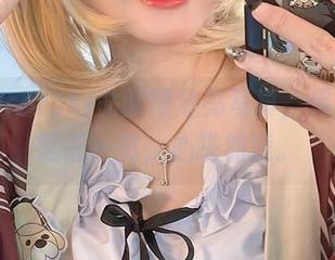 免费的roroki骷髅姬油亮写真，保证让你眼前一亮，心跳加速。