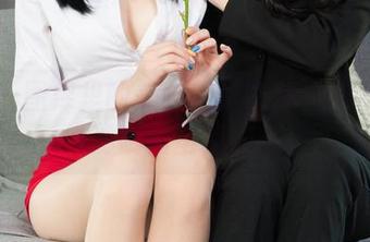 丽柜 – 图库里的美味：昕昕教你如何下载她的御丝蛋糕美照！