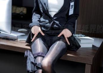 九柒喵的翠雀媚原图，真是壁纸界的绝美风景啊，让人直想把屏幕啃了！