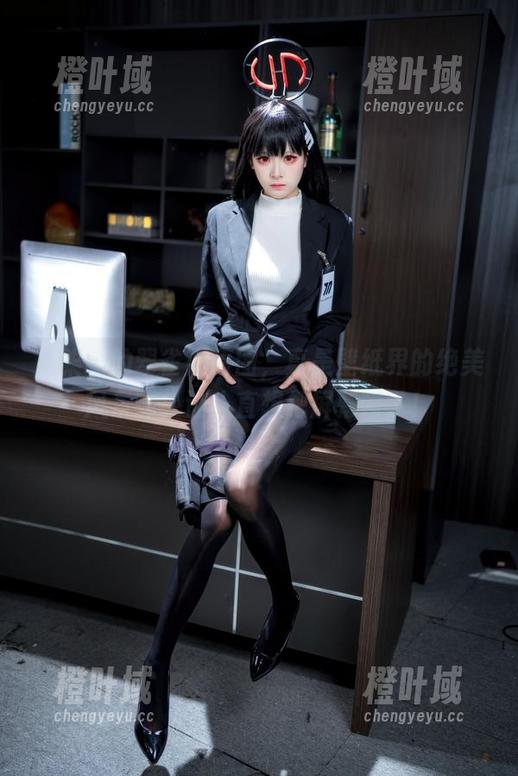 九柒喵的翠雀媚原图，真是壁纸界的绝美风景啊，让人直想把屏幕啃了！