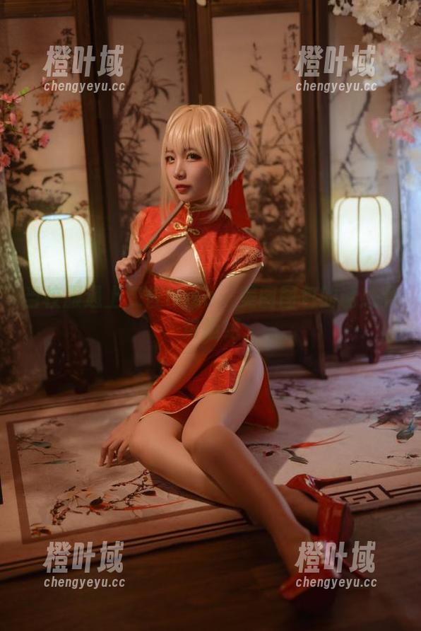 当校服遇上二佐Nisa：美图图包的诱惑真难拒绝