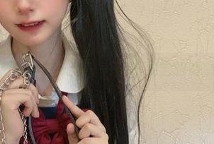 观看倦倦喵的灰丝——一场视觉的慵懒诱惑