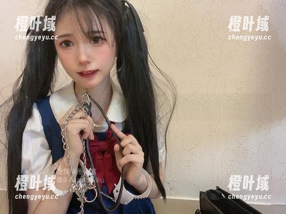 观看倦倦喵的灰丝——一场视觉的慵懒诱惑