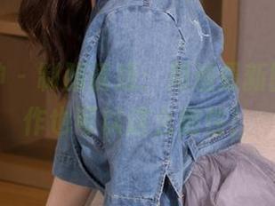 克拉女神 – 制服诱惑：周迪最新图册，工作也可以这么随性！
