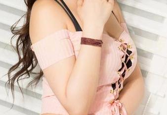克拉女神 – 姜璐白裙写真：青涩岁月里的无邪时光