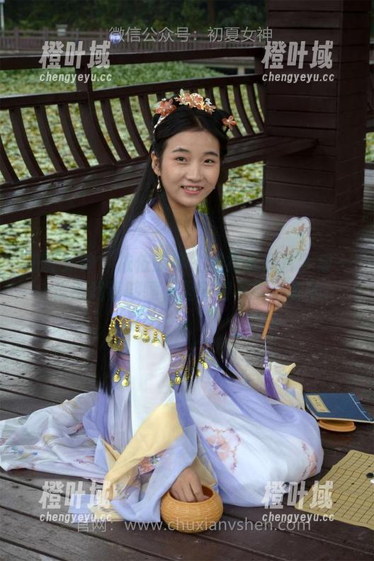 初夏女神 - 依依的寒冬旗袍风照片合集——冻得我直哆嗦，但美得不要不要的！