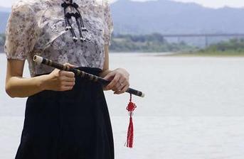 初夏女神 – 观看柒柒的原图，骨感较强，难道她是从梦里走出来的吗？
