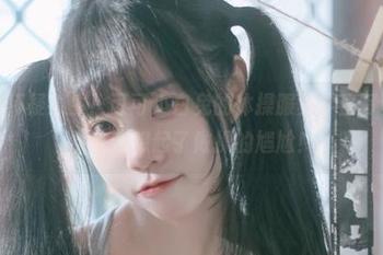 看得我怀疑人生！可可小白兔的体操服女学生写真，居然让我想起了做操的尴尬！