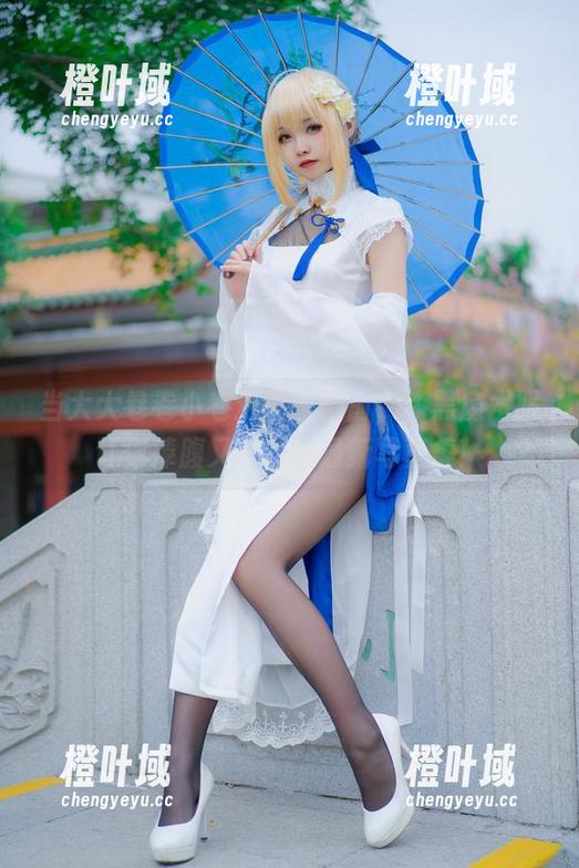 大大卷卷小卷 当大大卷卷小卷遇上玉藻前,漆黑魔术服让你捧腹又心动的最新写真集!