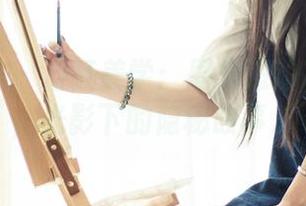 头条女神 – 浴缸美学：周思超的高清照片，光影下的隐秘故事。