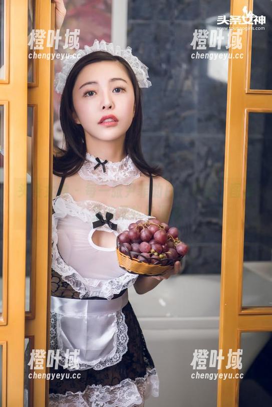 头条女神 - 每一张尹菲的白丝作品，图库里的柔软与遇见
