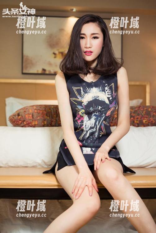 头条女神 - 不只是风景——瑞宝儿的户外写真让自然都为她喝彩！