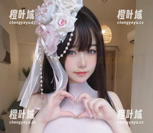 在线欣赏女主K的作品，美腿透露的秘密你发现了吗？