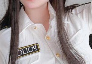 在黑色的迷雾中，女主K的写真壁纸，时而神秘，时而亲近……