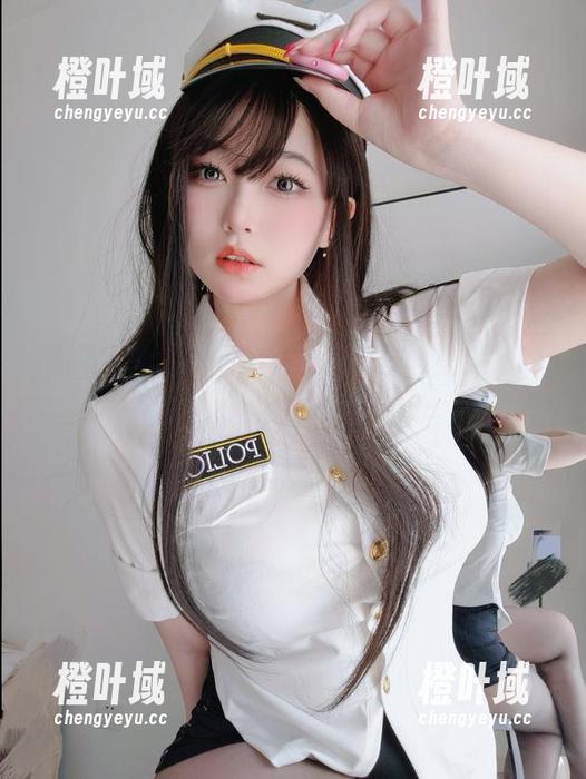 在黑色的迷雾中，女主K的写真壁纸，时而神秘，时而亲近……