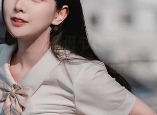 妍子坚不可摧的圣诞节COS原图：让人仿佛置身于糖果堆里，心情大好！