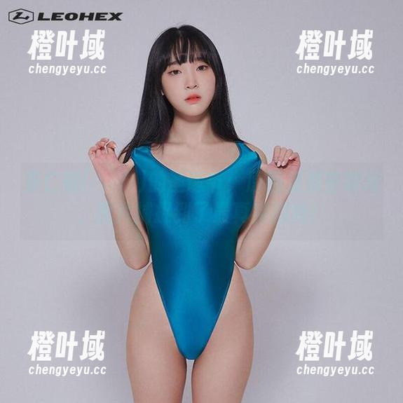 姜仁卿(강인경)的圣诞节：原图里那些瞬间，照片捕捉到了最真实的她！