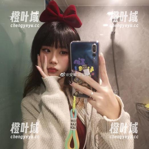 安曜曜短裙合集，感觉好像在翻阅时尚杂志，心情好到飞起！
