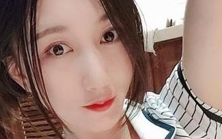 微密圈 – 小玉吃果冻图包：温柔满分，分享一下我的崩溃时刻！