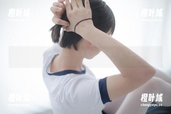 “少女秩序”的私拍体验：白丝背心，隐藏在细节里的无敌诱惑。