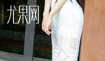 尤果网 – 尹凌儿在泳池的自由舞动，简直是壁纸界的美图女神！