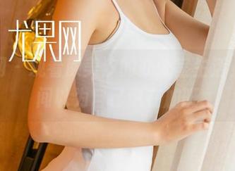 尤果网 – 观看颜美汐的办公室生活，恍惚间以为自己也在加班