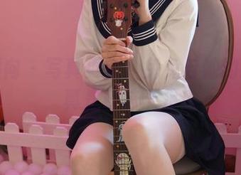 异思趣向 – 写真更新！兔兔与她的红辣椒，真是辣味十足！